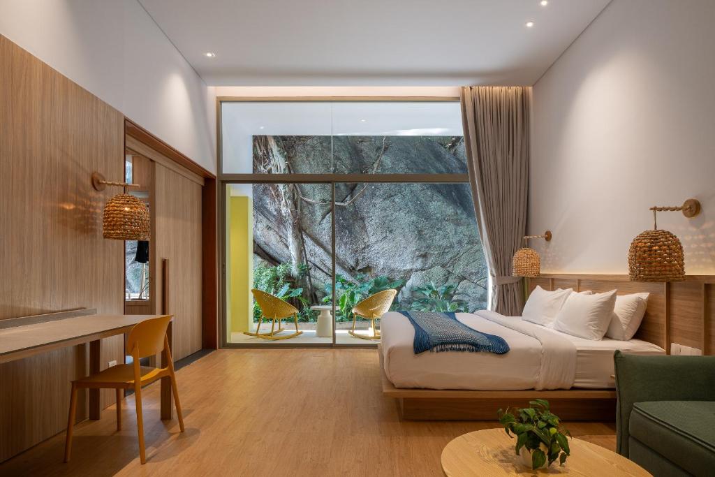 King Suite with Spa Bath